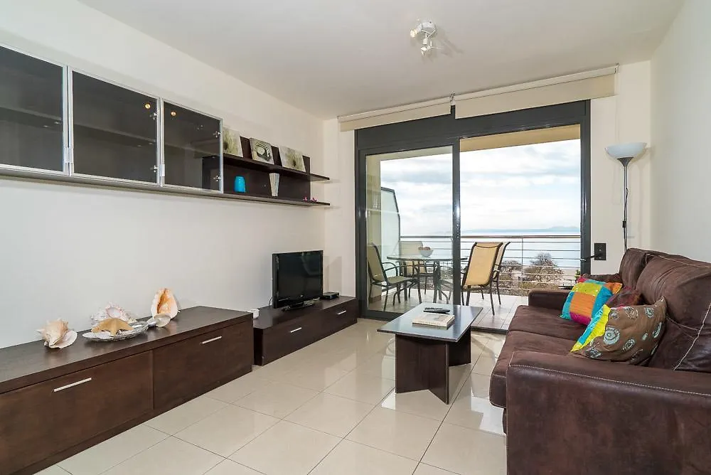 Mil.Leni 4042 Apartment Roses Spain